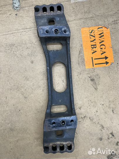 Траверса крепления кпп Scania 6 серии 2437682