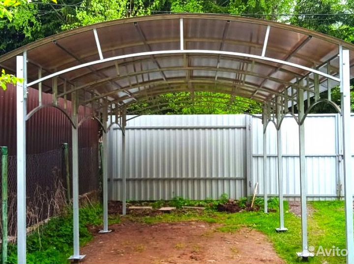 Автомобильный навес из поликарбоната