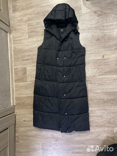 Жилетка женская утепленная длинная