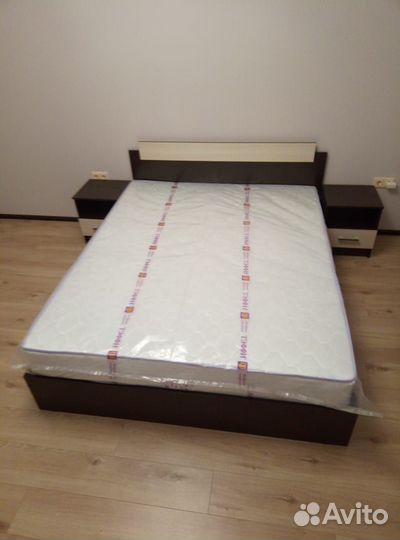 Спальный гарнитур / Комплект мебели для спальни