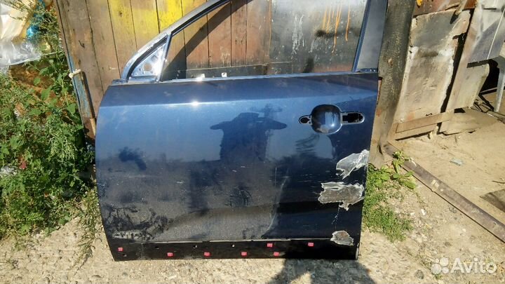 Дверь водительская на Киа Сорренто 2013 года