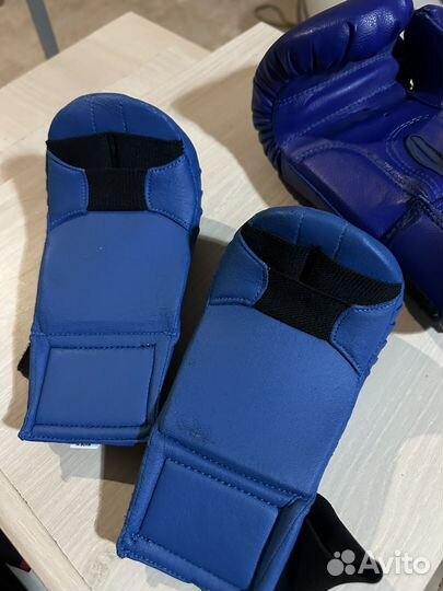 Боксерские перчатки