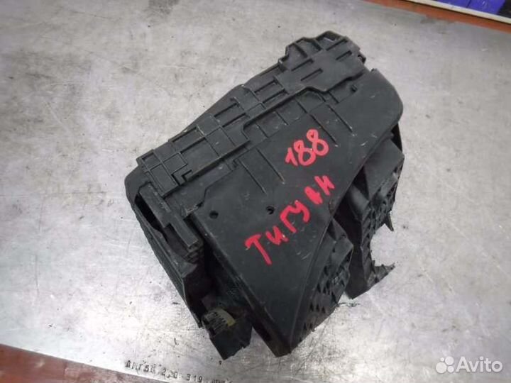 Блок предохранителей Volkswagen Tiguan cava 2009