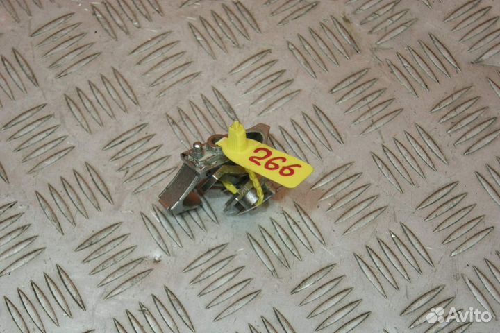 Крючок Kawasaki ZZR400-2