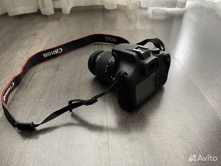 Зеркальный фотоаппарат Canon EOS 4000D