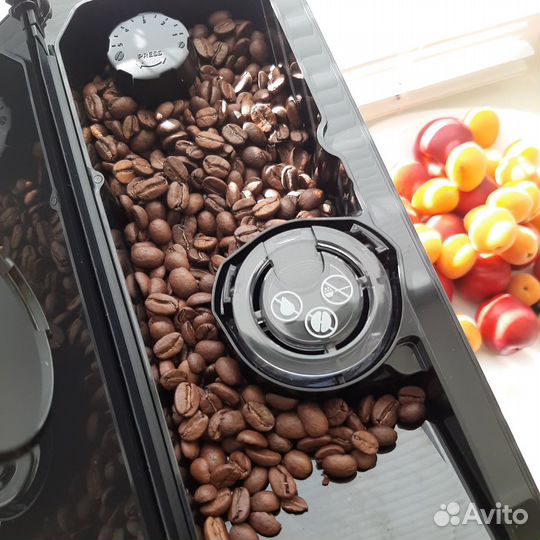 Кофемашина Philips 8827/09 c капучинатором