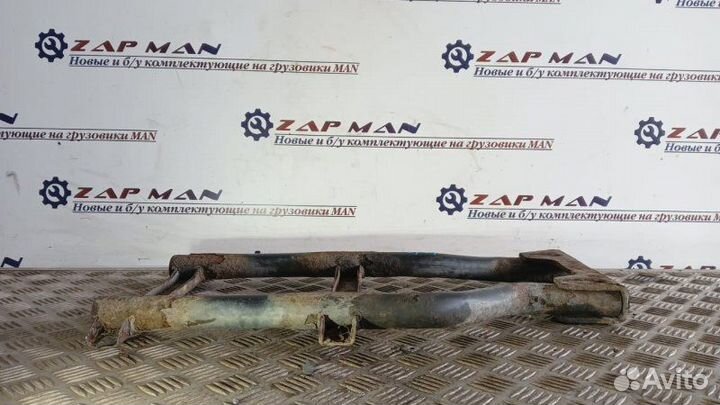 Кронштейн переднего крыла левый Man Tgl