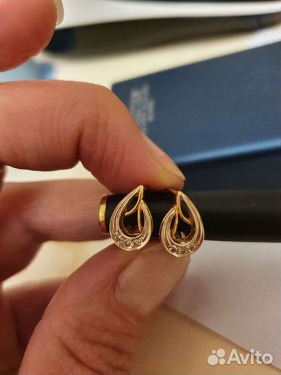 Золотые серьги с бриллиантами