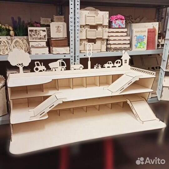 Парковка для автомобилей из фанеры