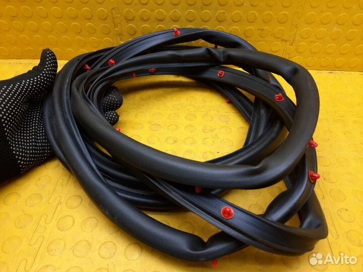 Б/У Уплотнитель двери В хорошем состоянии