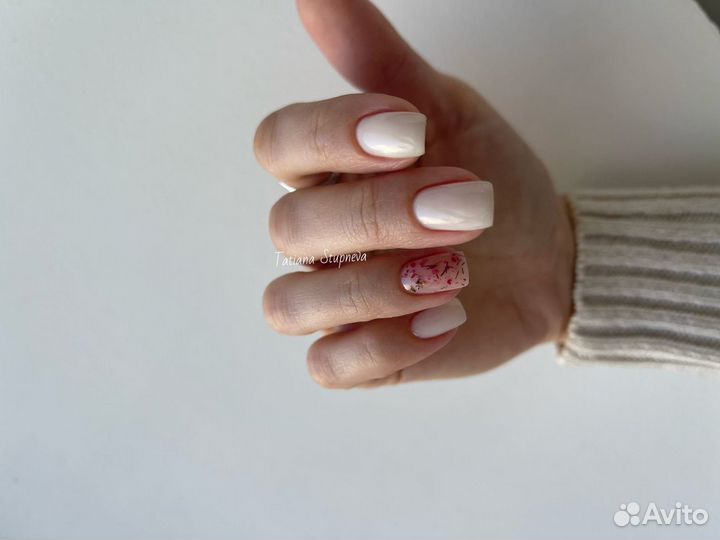 Наращивание ногтей и покрытие Гель лаком ногтей