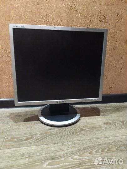 Монитор Samsung 19 дюймов