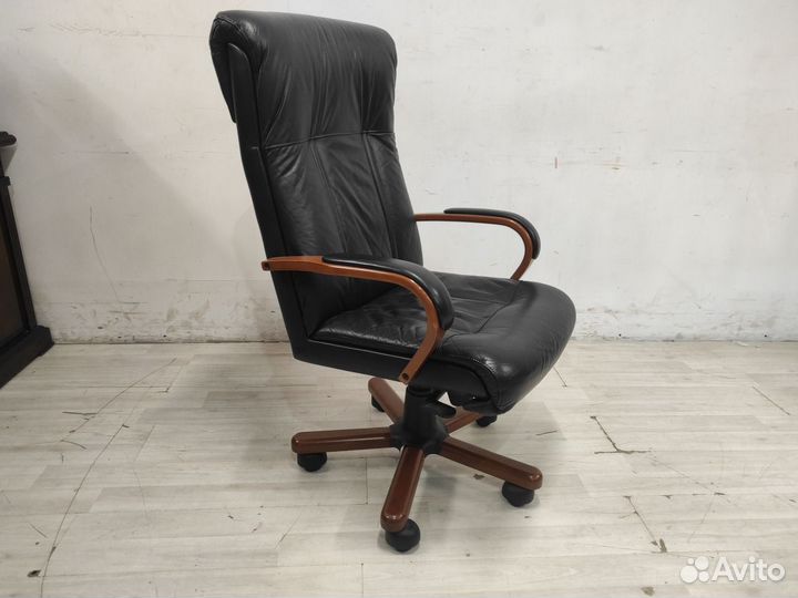 Кресло руководителя paris б/у (кожа) 12622