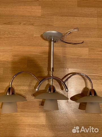 Люстра с 3 плафонами потолочная