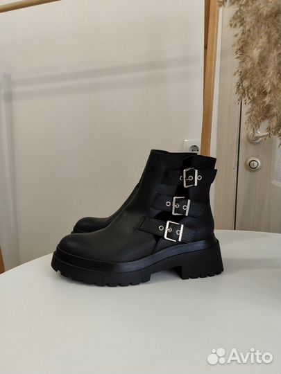 Женская обувь Zara, Bershka, Stradivarius