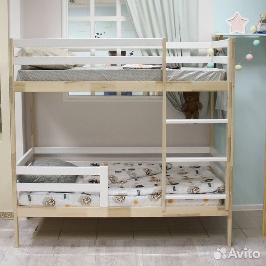 Детская двухъярусная кровать из дерева