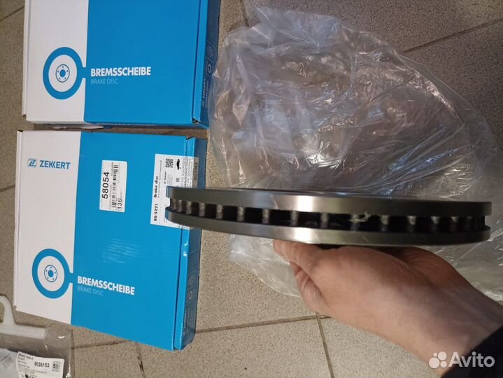 Тормозной диск Chrysler Voyager 4; Dodge Caravan