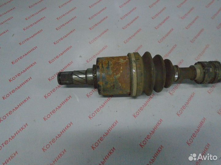 Nissan 39101-8H315 Вал приводной левый