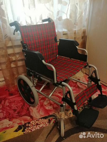 Кресло-коляска (ширина сидения 46см)