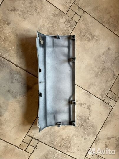 Продается крышка на задний бампер Lexus LX570