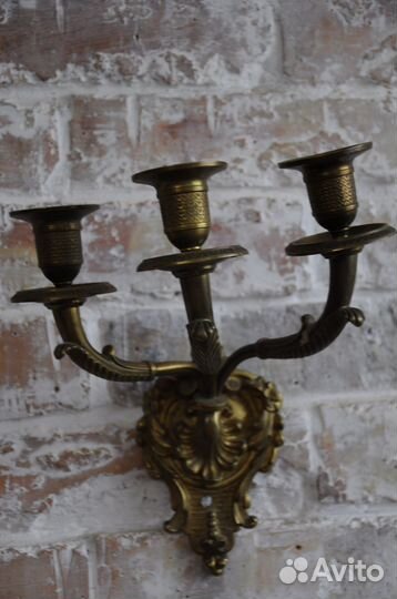 Бронзовый подсвечник на три свечи, настенный