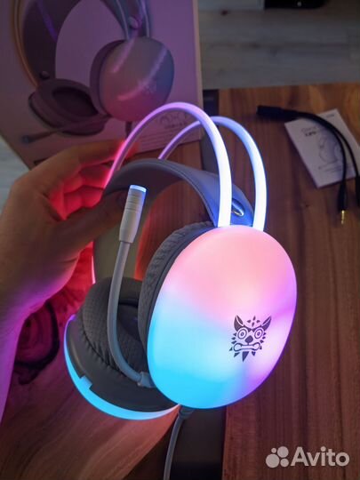 Игровая гарнитура с полной RGB подсветкой