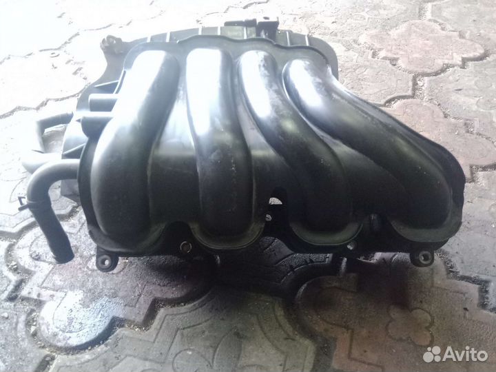 Впускной коллектор на Киа Рио 3