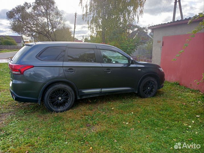 Mitsubishi Outlander 2.0 CVT, 2016, 120 000 км