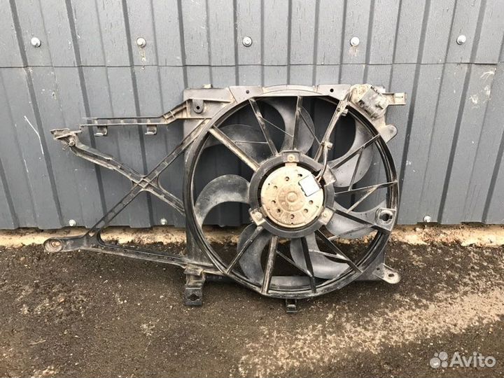 Диффузор вентилятора охлаждения Opel Astra H