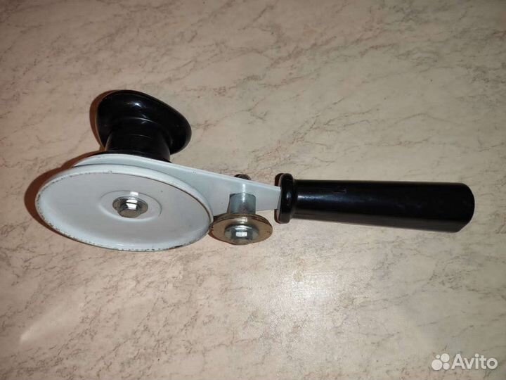 Машинка для закатывания банок