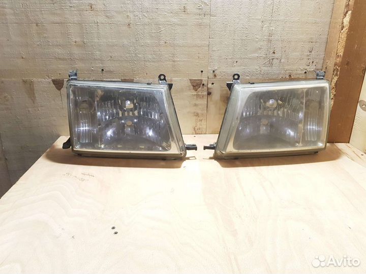 Фара toyota land cruiser 100