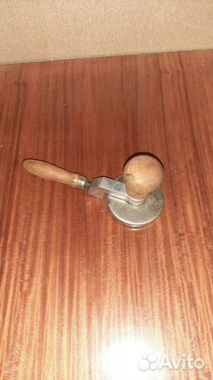 Машинка для закатки банок