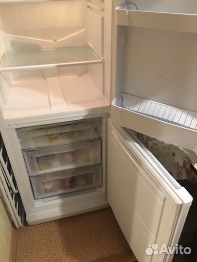 Холодильник бу indesit