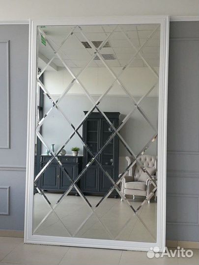 Зеркало в багетной раме