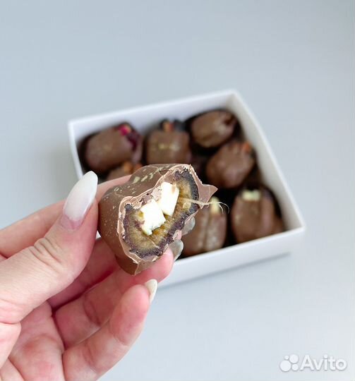 Финики в шоколаде