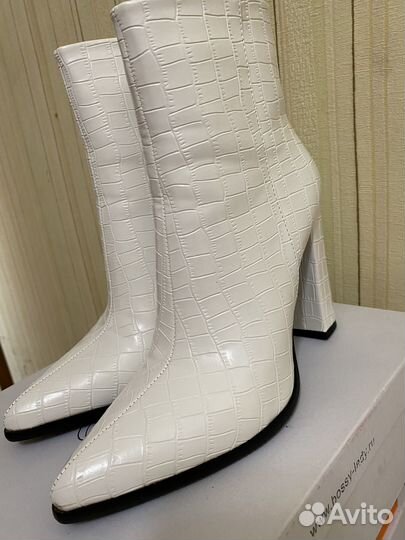 Ботиольоны белые