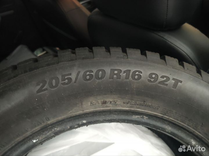 Kumho WinterCraft Ice WI31 205/60 R16 92T