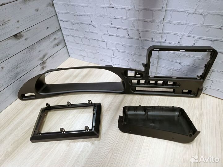 Продам автомагнитолу андроид 9-дюймов на niva trav