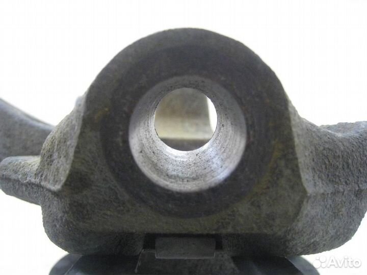 Кулак передний левый Renault Scenic 3 (JZ) 2010