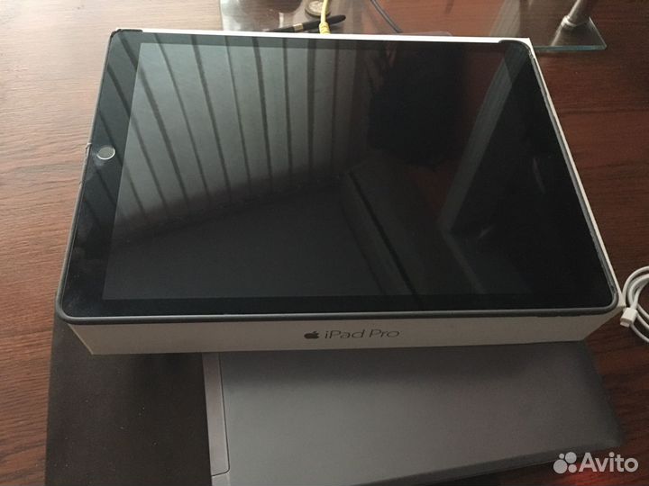 iPad pro 12.9 1 поколение на запчасти