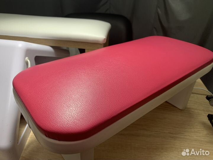 Подставка для рук маникюрная бу