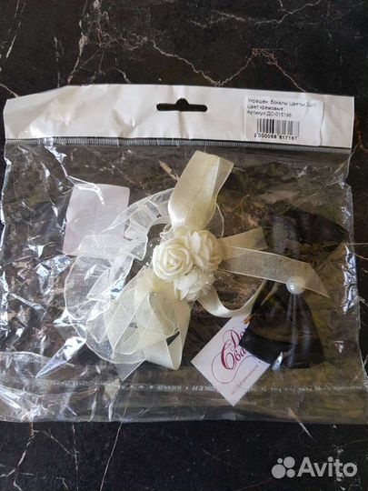 Украшения на бокалы жениха и невесты и подвязка не