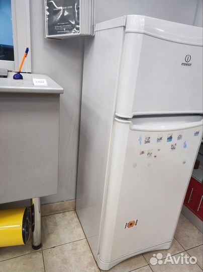 К3) Холодильник Indesit T14R-024