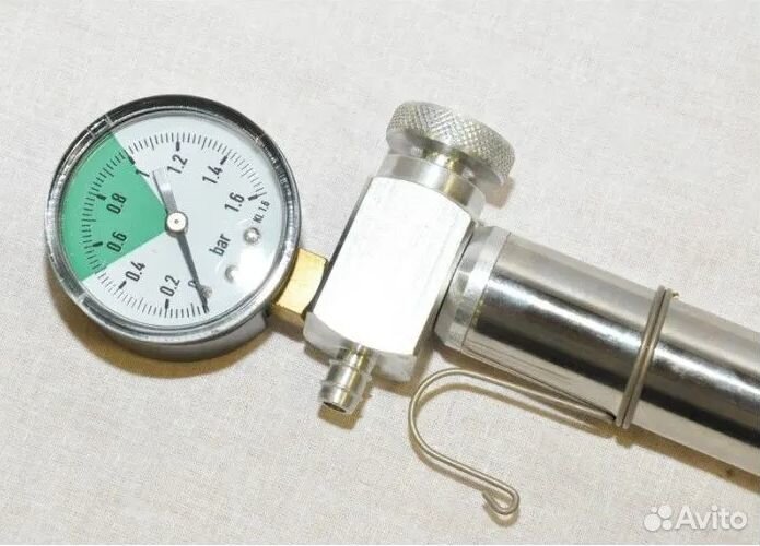 Насос с манометром для силиконовой камеры
