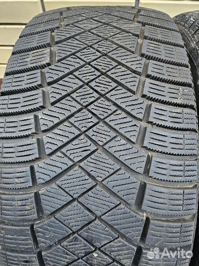 Pirelli Ice Zero FR 235/45 R18 98H