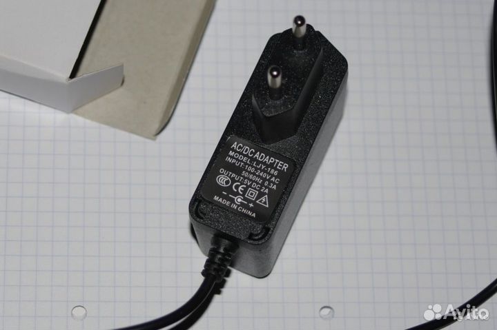 Зарядное устройство 5в 2а 2.5x0.8 мм