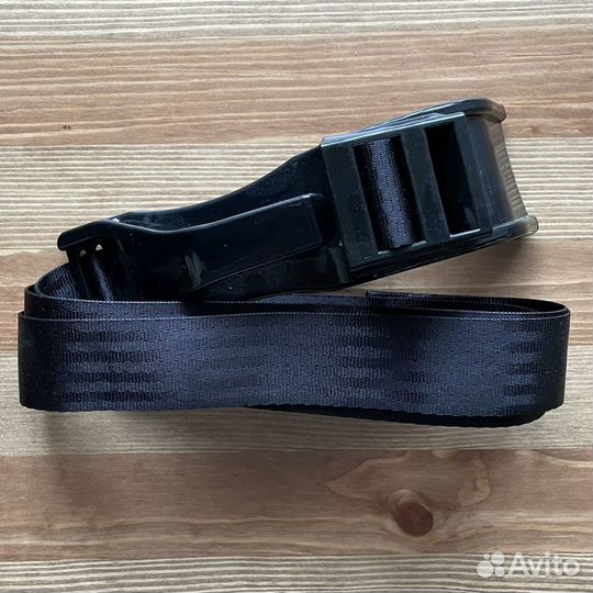 Автомобильное удерживающее устройство для беременн