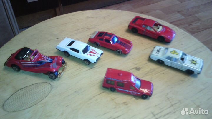 Машинки, животные киндер сюрпризы и модельки