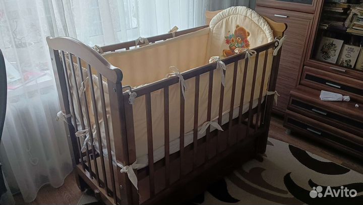 Детская кроватка