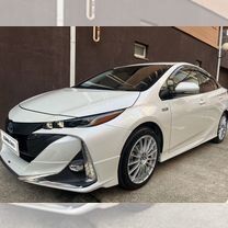 Toyota Prius PHV 1.8 CVT, 2017, 68 790 км, с пробегом, цена 2 229 000 руб.